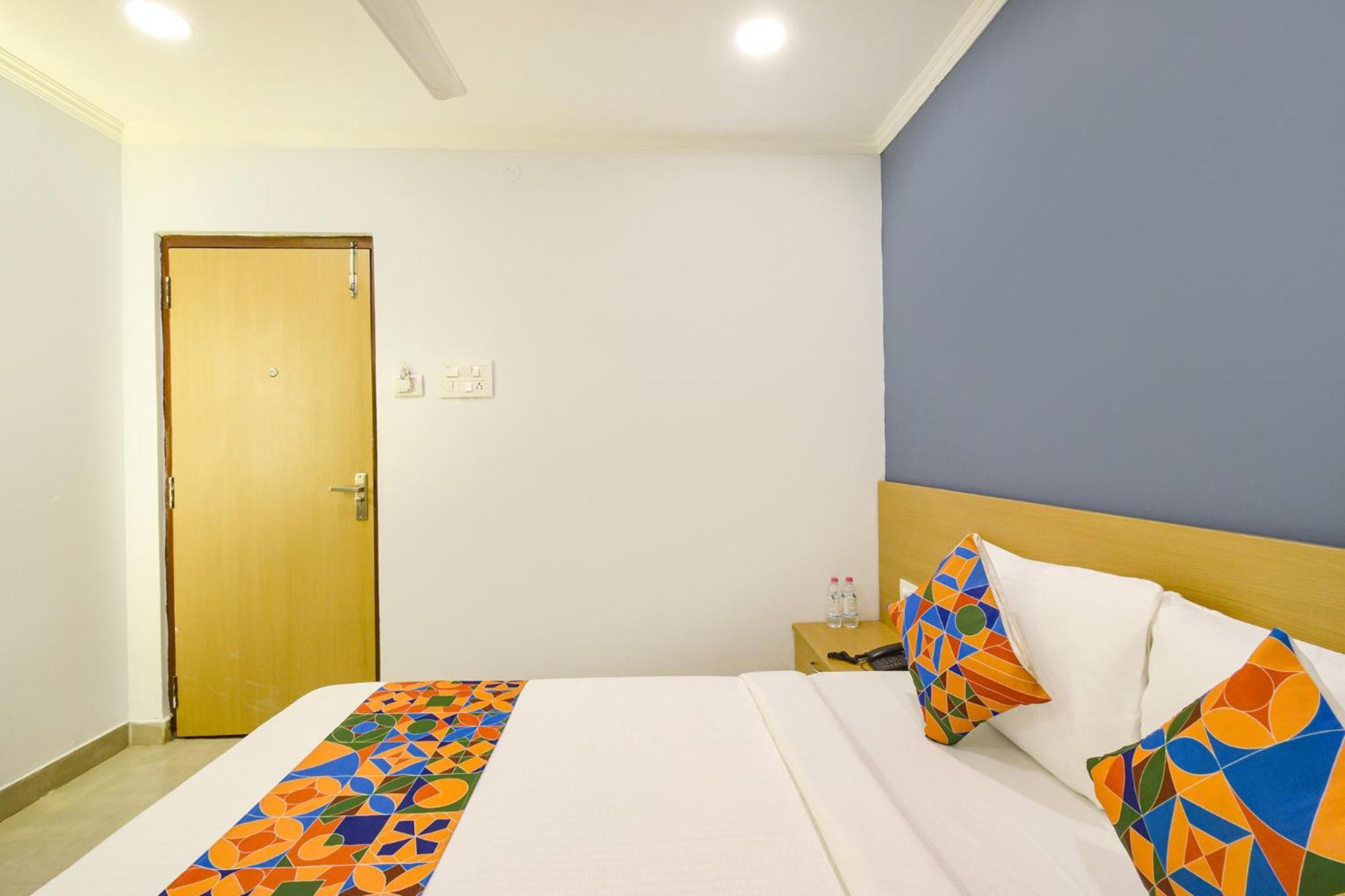 Fabhotel The Cinco Primera - Nr Kbr Park, Banjara Hills Hyderabad Exterior foto